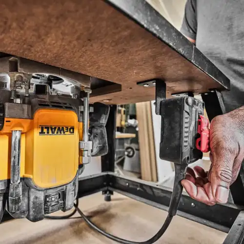 Tupia 12MM 2300W DeWALT DWE627KT-QS